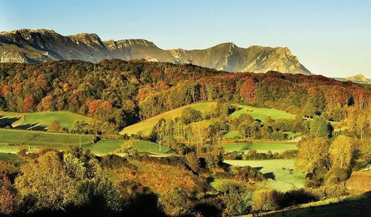 vista de las montanas de Urbasay